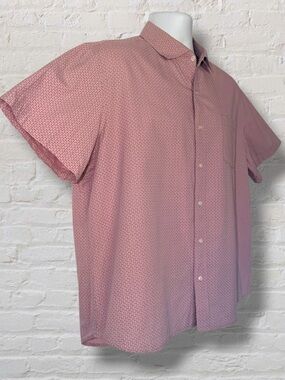 Saks Fifth Avenue Men’s XL Pink Micro Print Short Sleeve Button Down Shirt